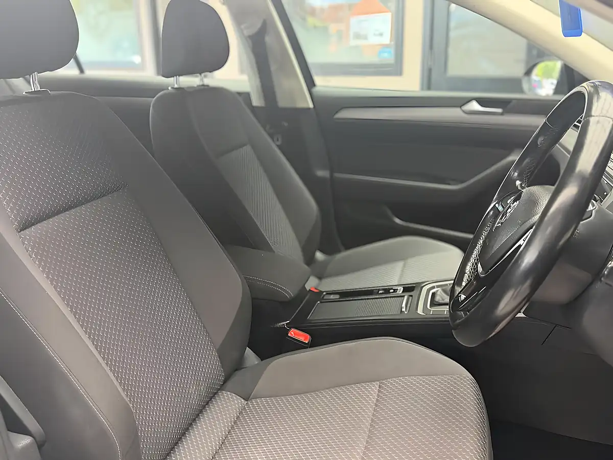 Used 2019 Volkswagen Passat S Black - Interior and Exterior details 12