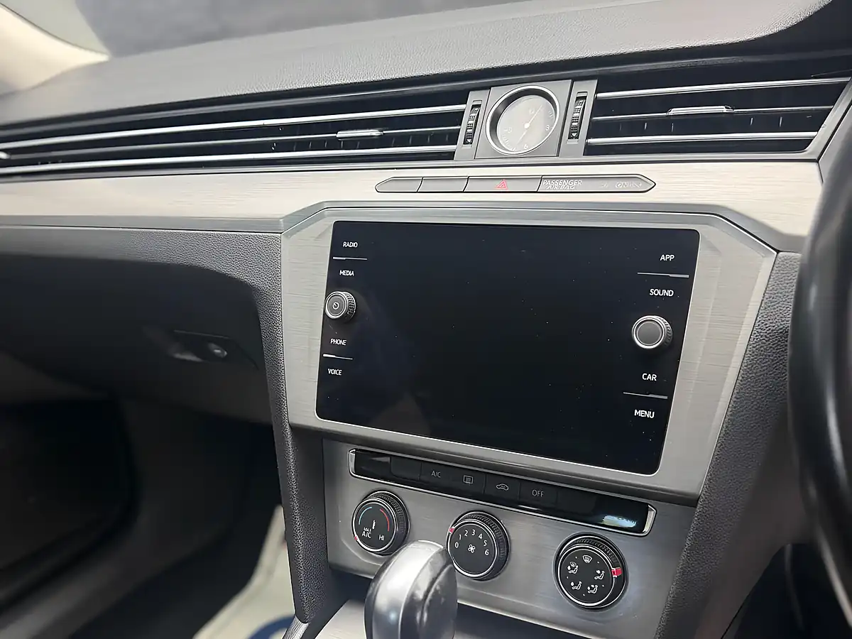 Used 2019 Volkswagen Passat S Black - Interior and Exterior details 13