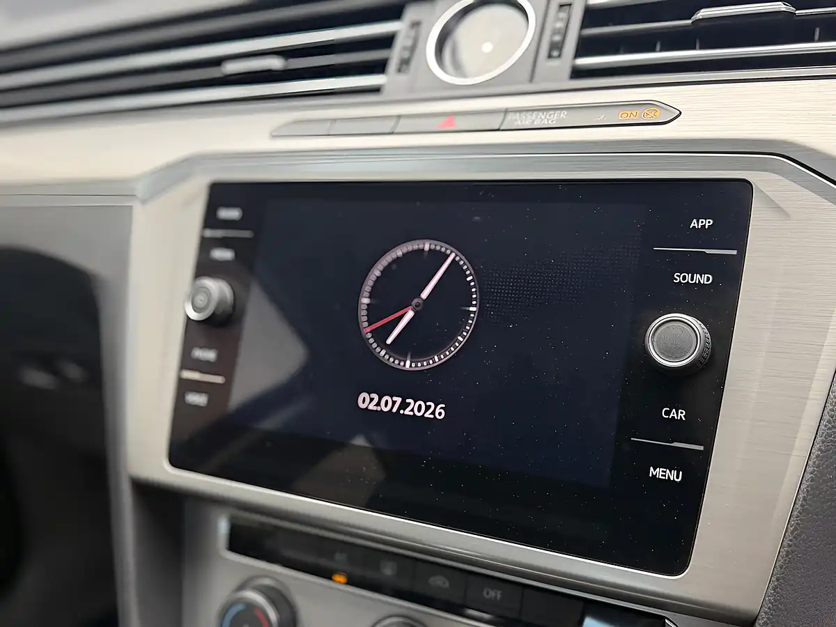 Used 2019 Volkswagen Passat S Black - Interior and Exterior details 16