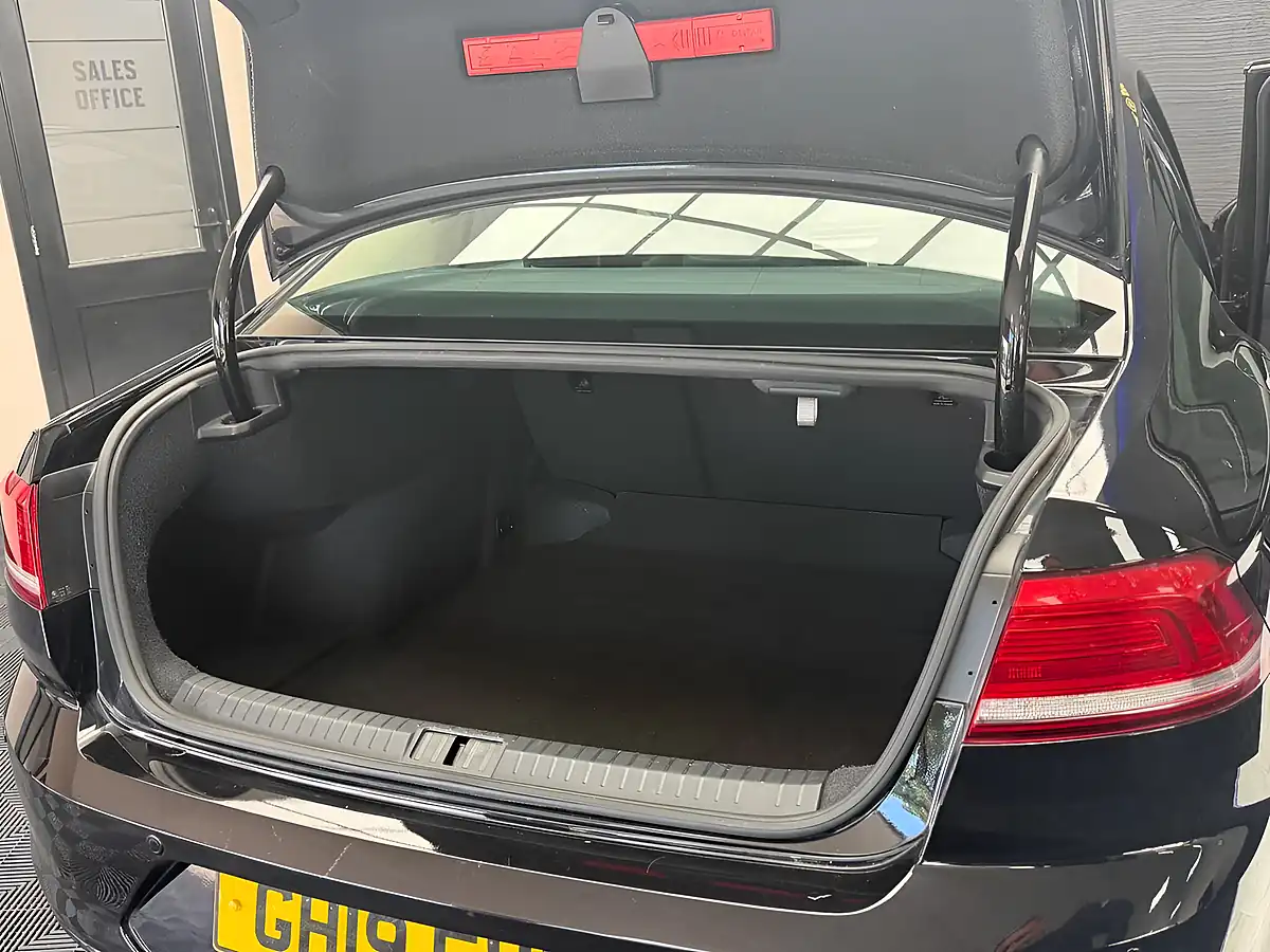 Used 2019 Volkswagen Passat S Black - Interior and Exterior details 19