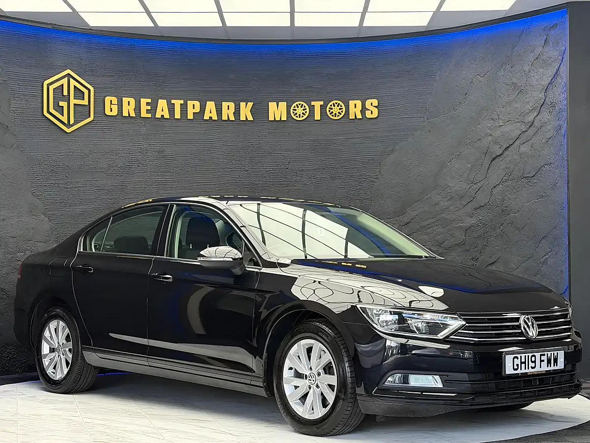 Used 2019 Volkswagen Passat S Black - Interior and Exterior details 3