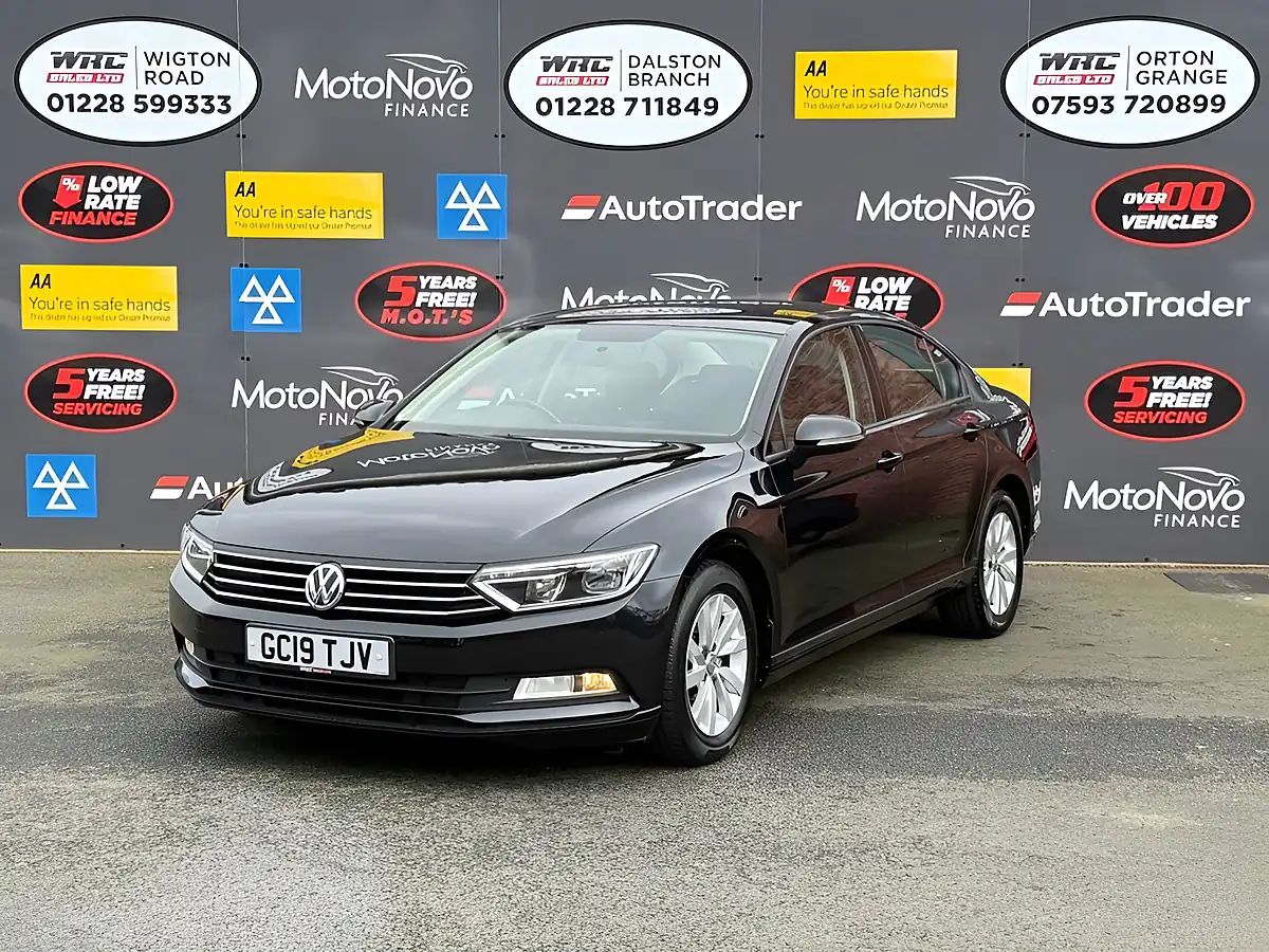 Used 2019 Volkswagen Passat S Black - Front View