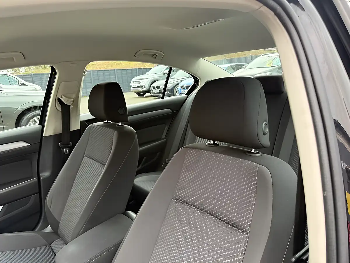 Used 2019 Volkswagen Passat S Black - Interior and Exterior details 17