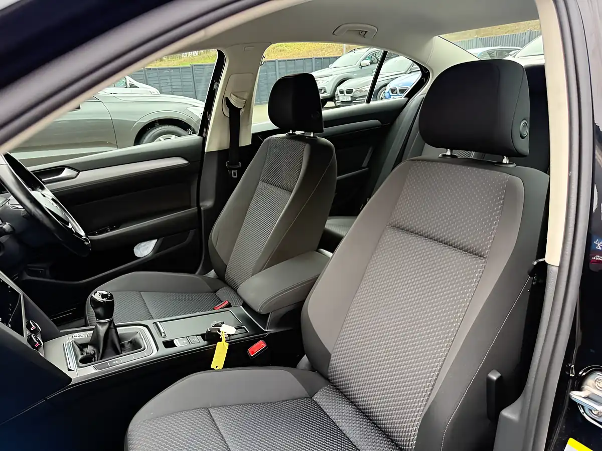Used 2019 Volkswagen Passat S Black - Interior and Exterior details 18