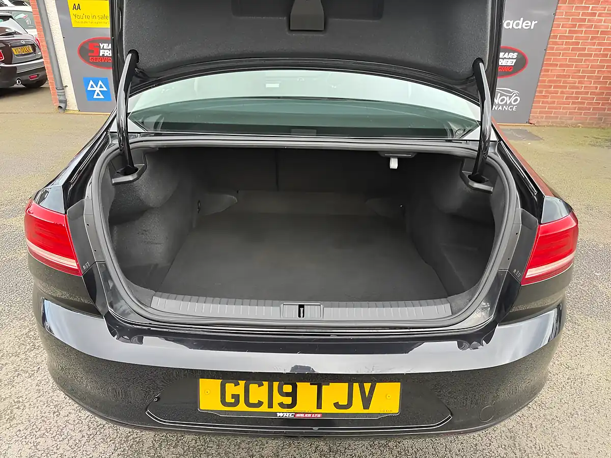 Used 2019 Volkswagen Passat S Black - Interior and Exterior details 9