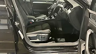 Used 2019 Volkswagen Passat Se Business Black - Interior and Exterior details 11