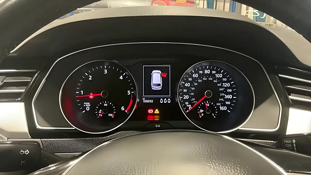 Used 2019 Volkswagen Passat Se Business Black - Interior and Exterior details 12