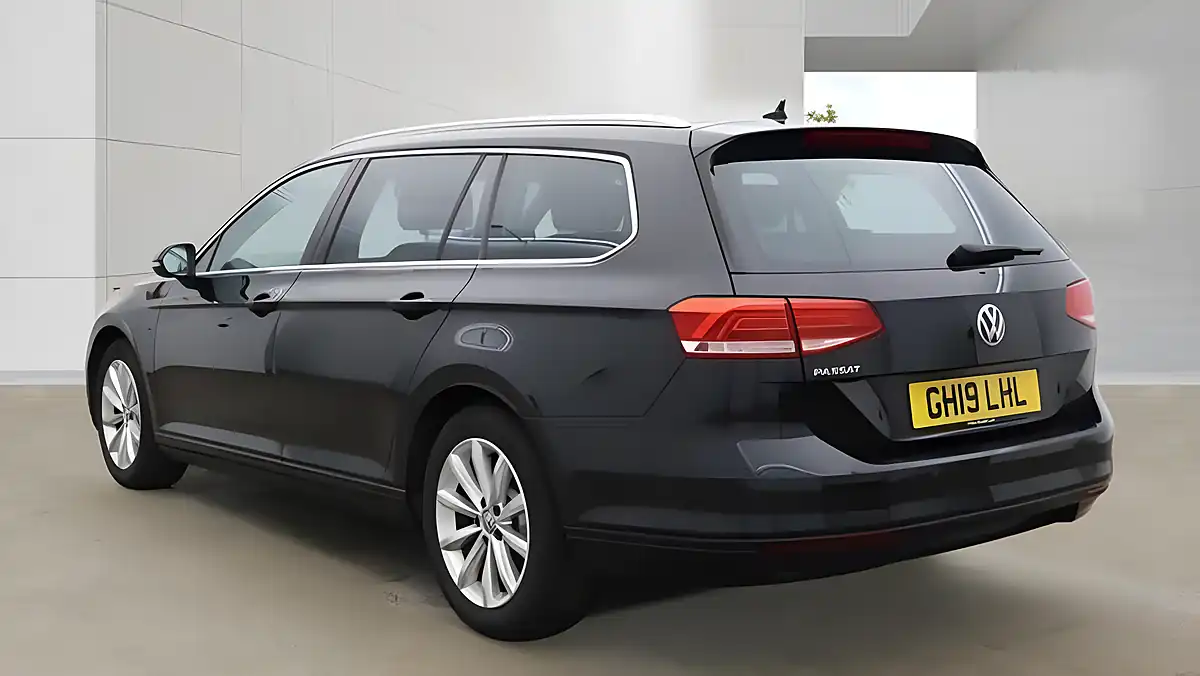 Used 2019 Volkswagen Passat Se Business Black - Interior and Exterior details 3