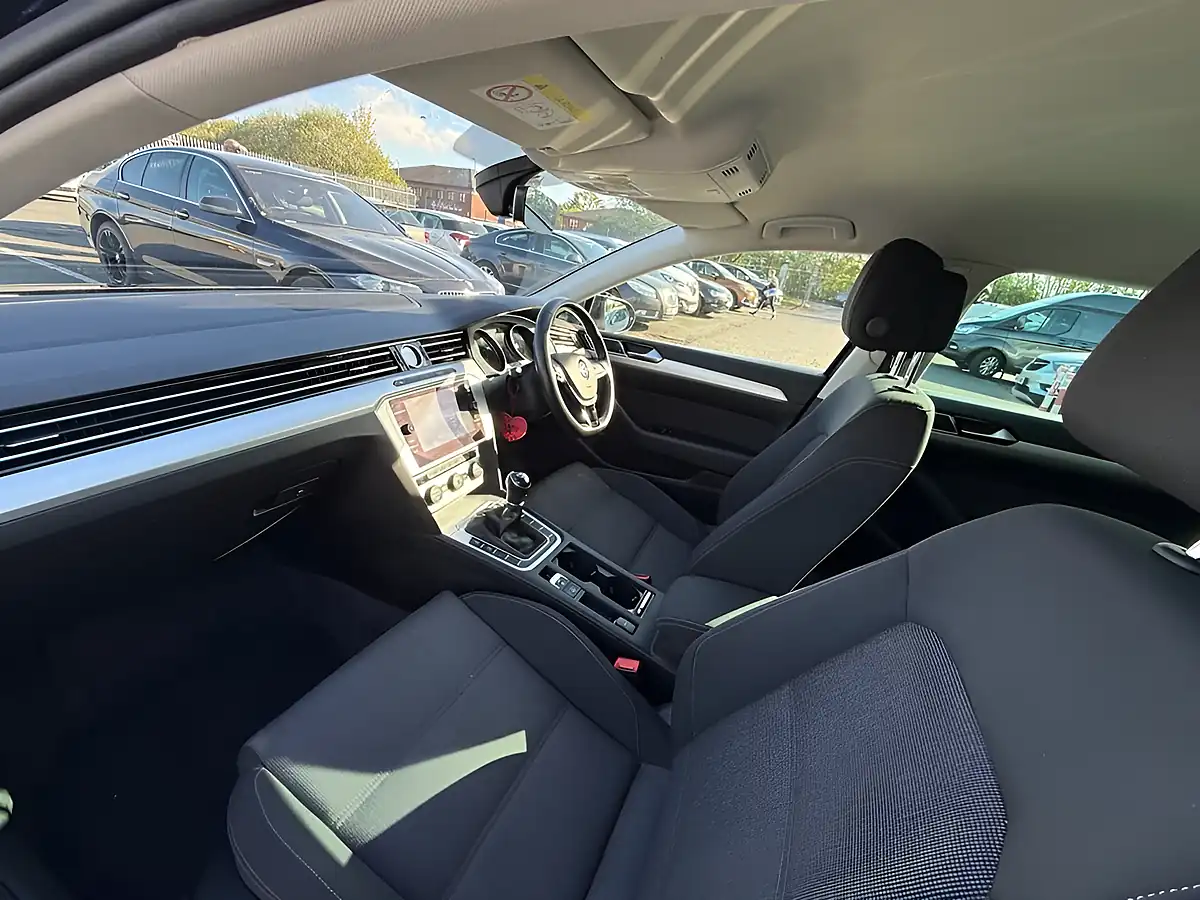 Used 2019 Volkswagen Passat Se Business Edition Black - Interior and Exterior details 14