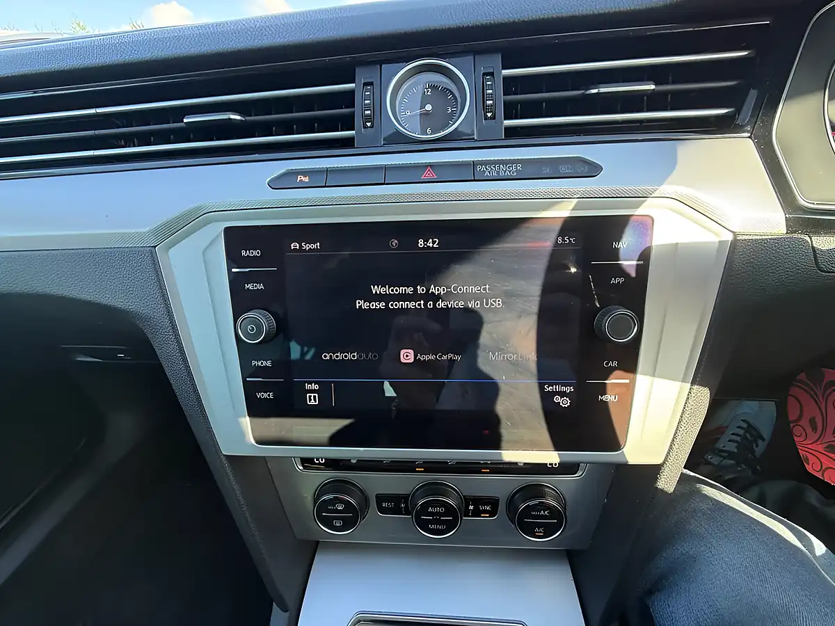 Used 2019 Volkswagen Passat Se Business Edition Black - Interior and Exterior details 8