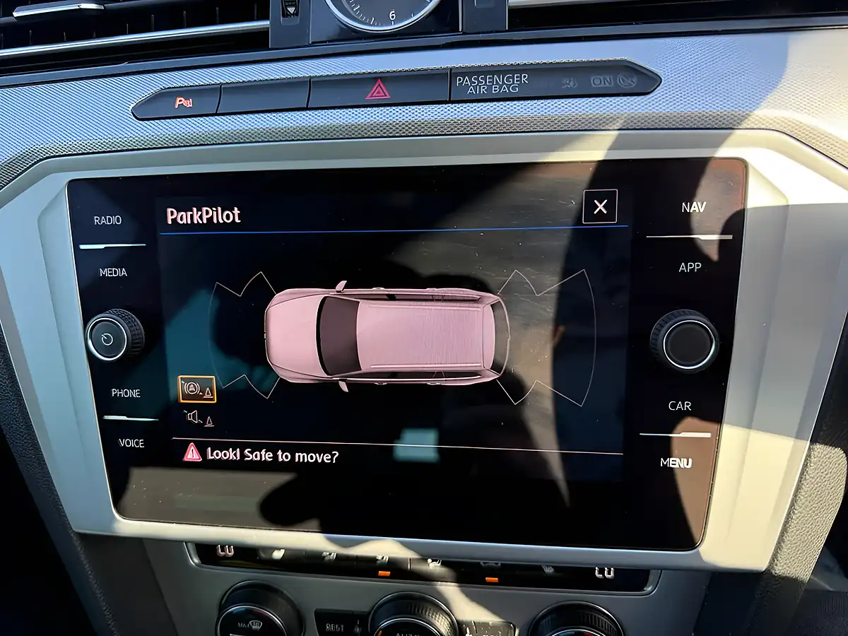 Used 2019 Volkswagen Passat Se Business Edition Black - Interior and Exterior details 9