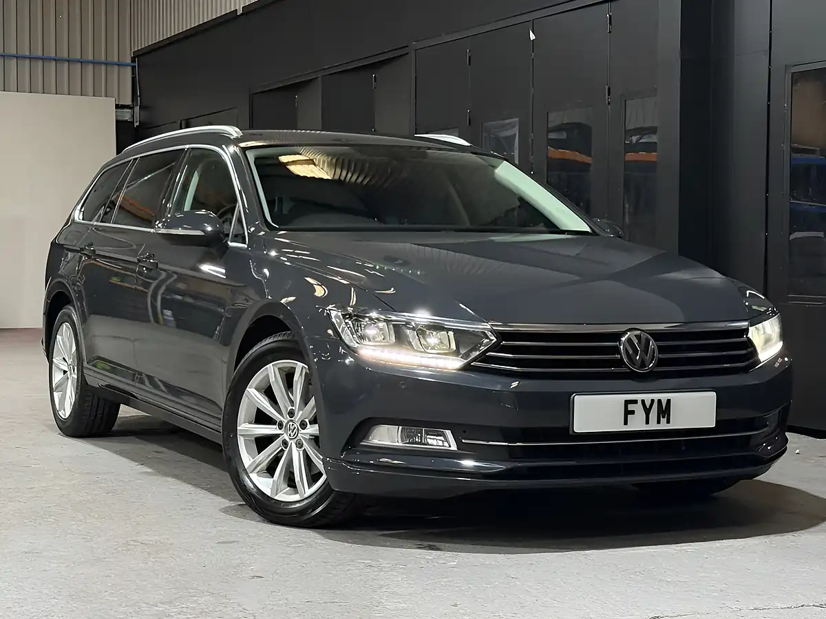 Used 2019 Volkswagen Passat Se Business Grey - Interior and Exterior details 3