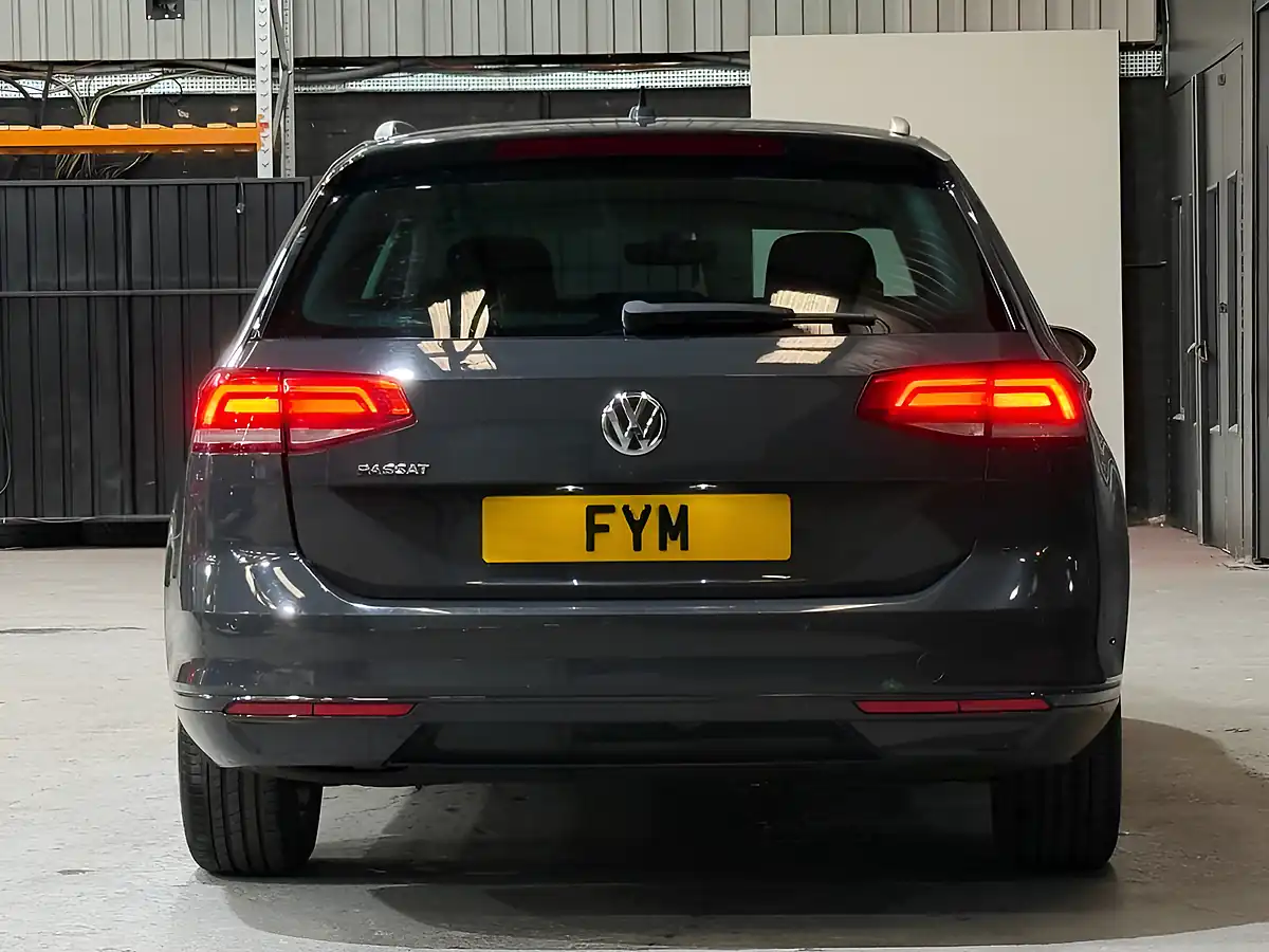 Used 2019 Volkswagen Passat Se Business Grey - Interior and Exterior details 7