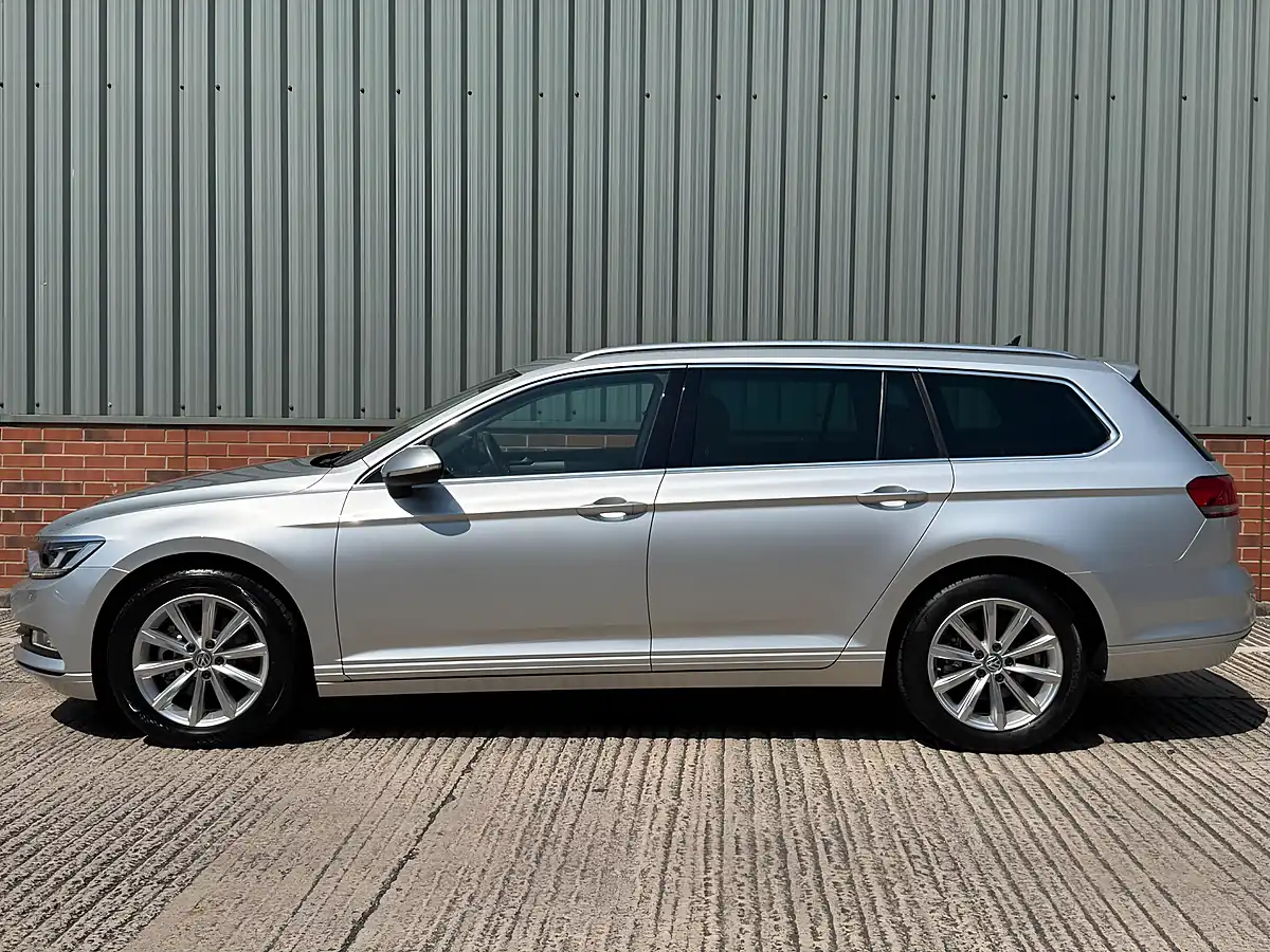 Used 2019 Volkswagen Passat Se Business Silver - Interior and Exterior details 10