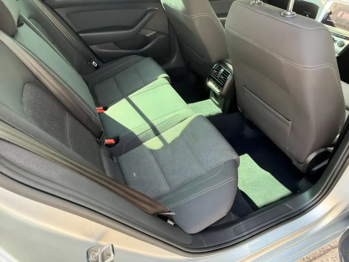 Used 2019 Volkswagen Passat Se Business Silver - Interior and Exterior details 14