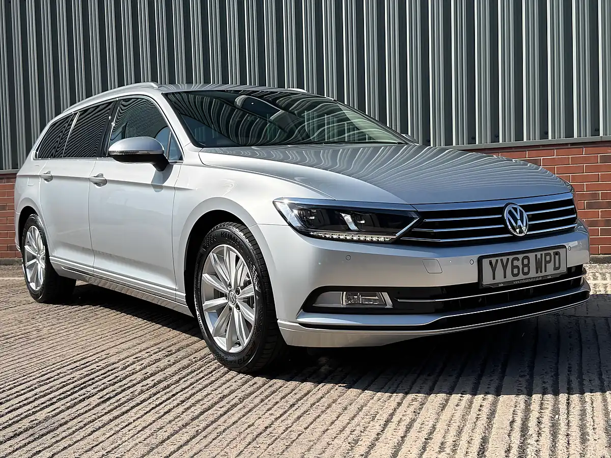 Used 2019 Volkswagen Passat Se Business Silver - Interior and Exterior details 3