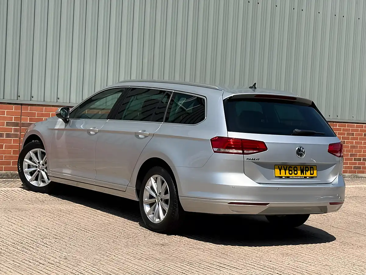 Used 2019 Volkswagen Passat Se Business Silver - Interior and Exterior details 5