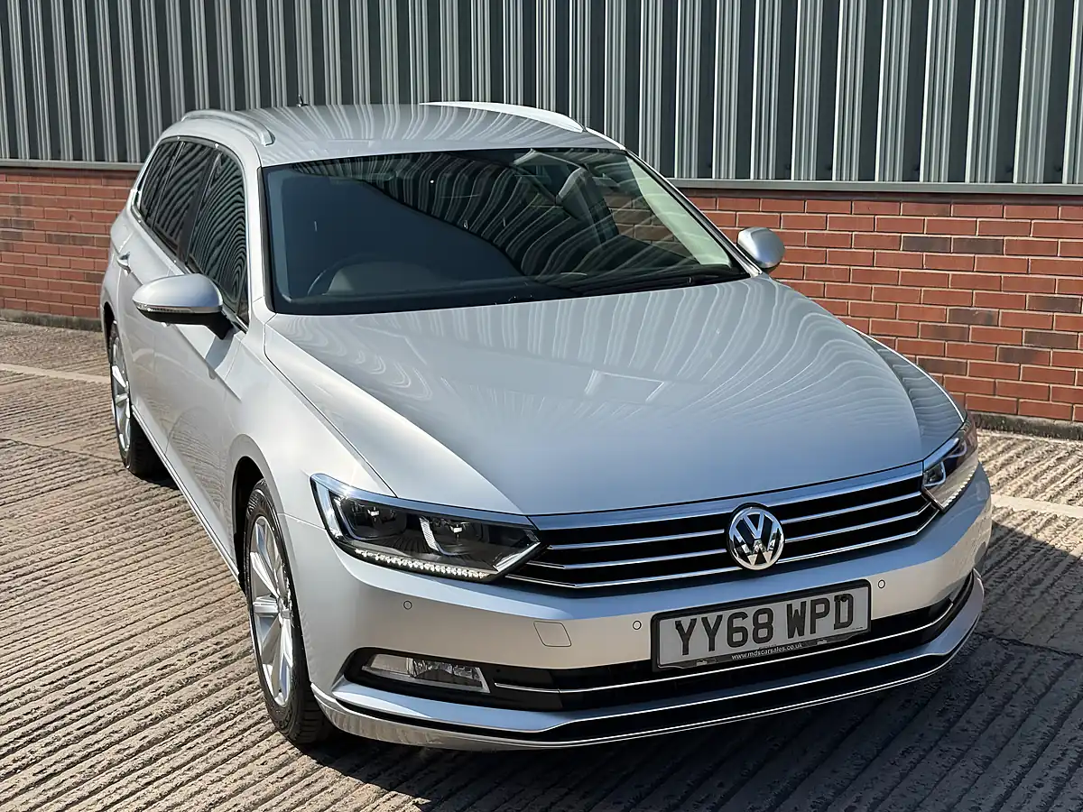 Used 2019 Volkswagen Passat Se Business Silver - Interior and Exterior details 6