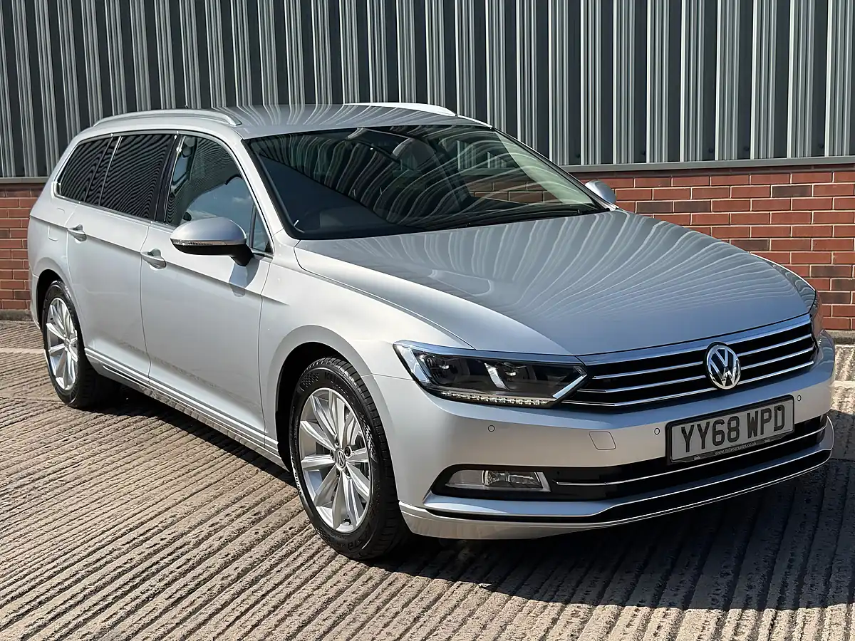 Used 2019 Volkswagen Passat Se Business Silver - Interior and Exterior details 7
