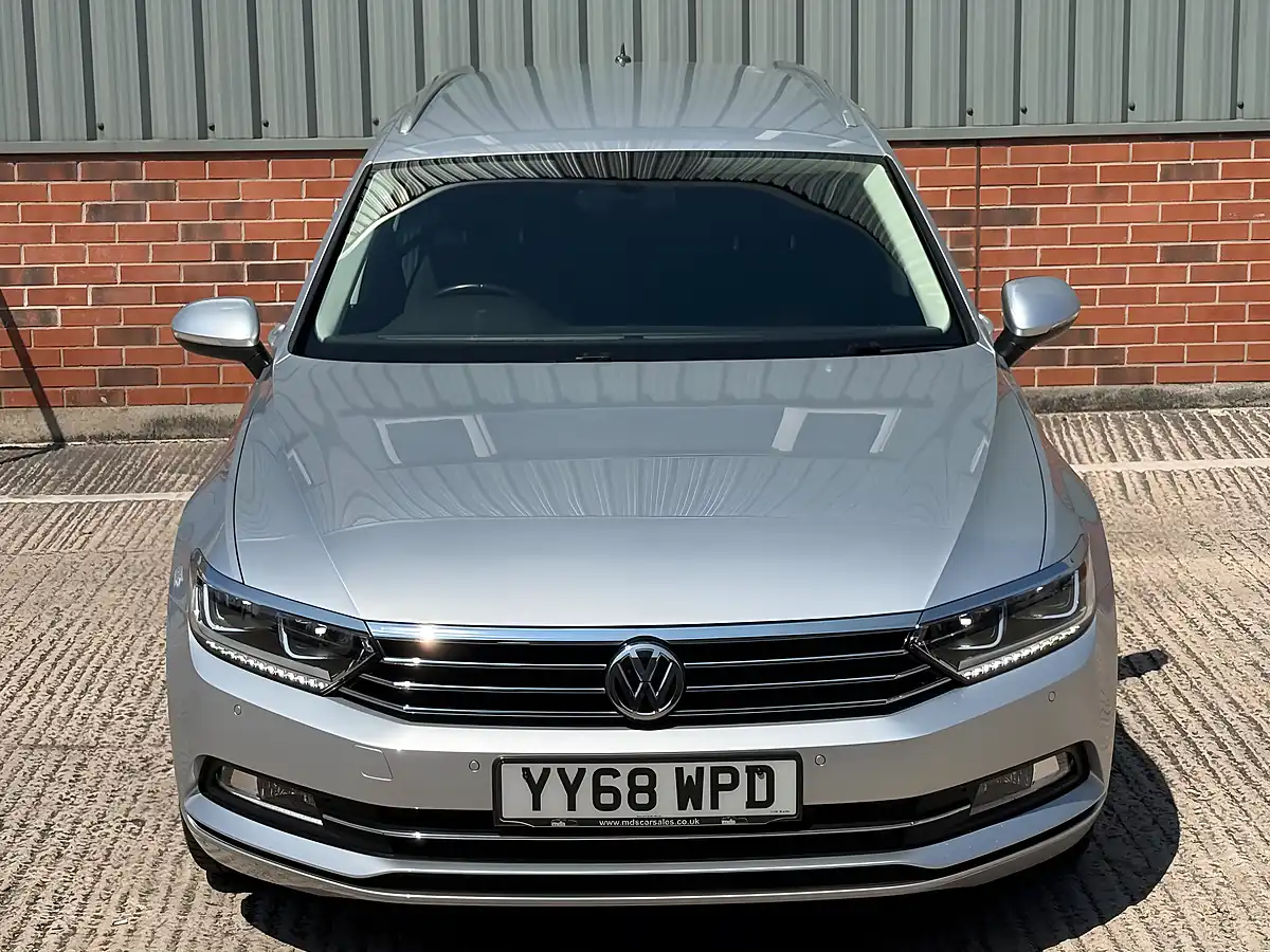 Used 2019 Volkswagen Passat Se Business Silver - Interior and Exterior details 8