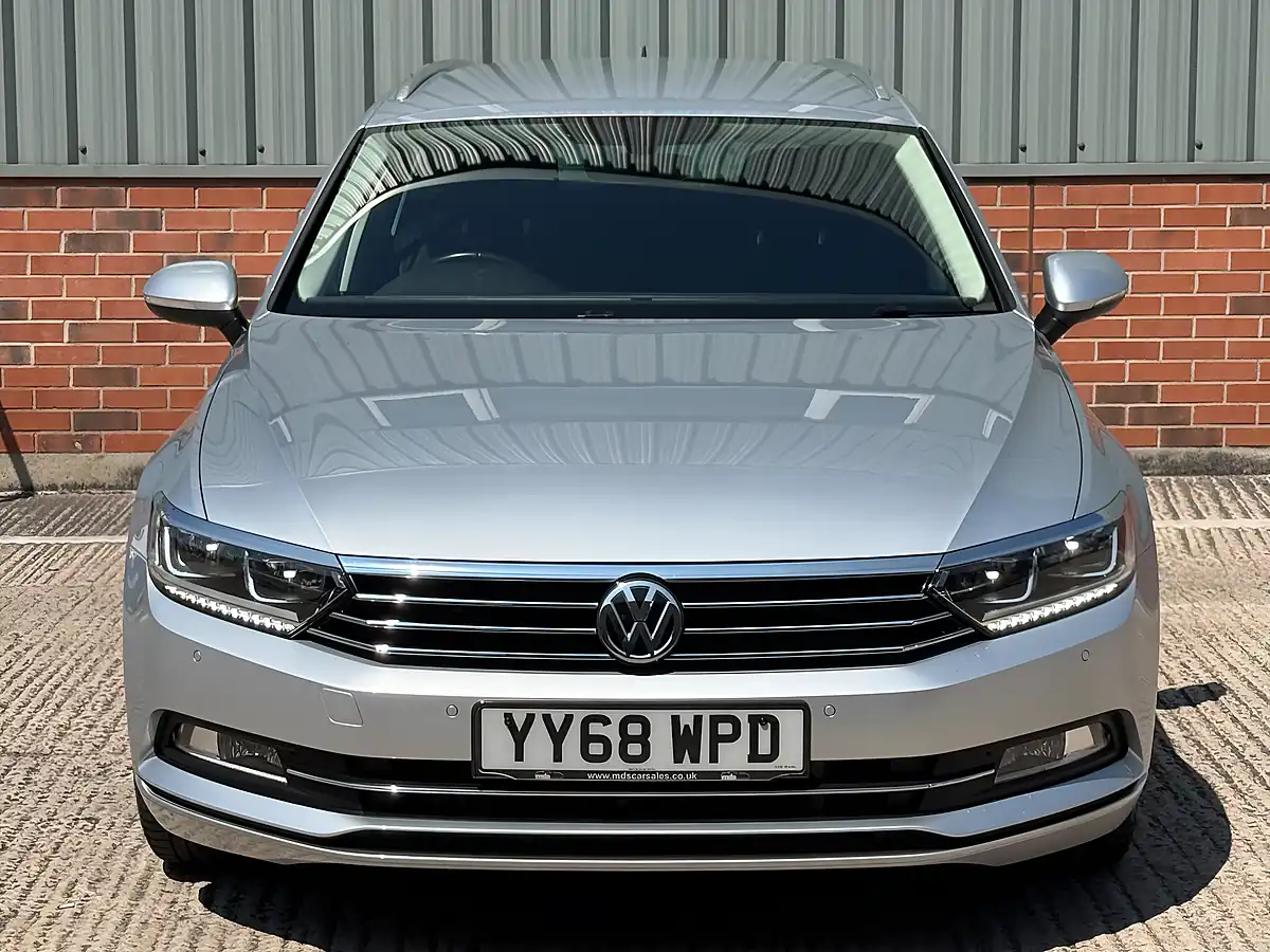 Used 2019 Volkswagen Passat Se Business Silver - Interior and Exterior details 9