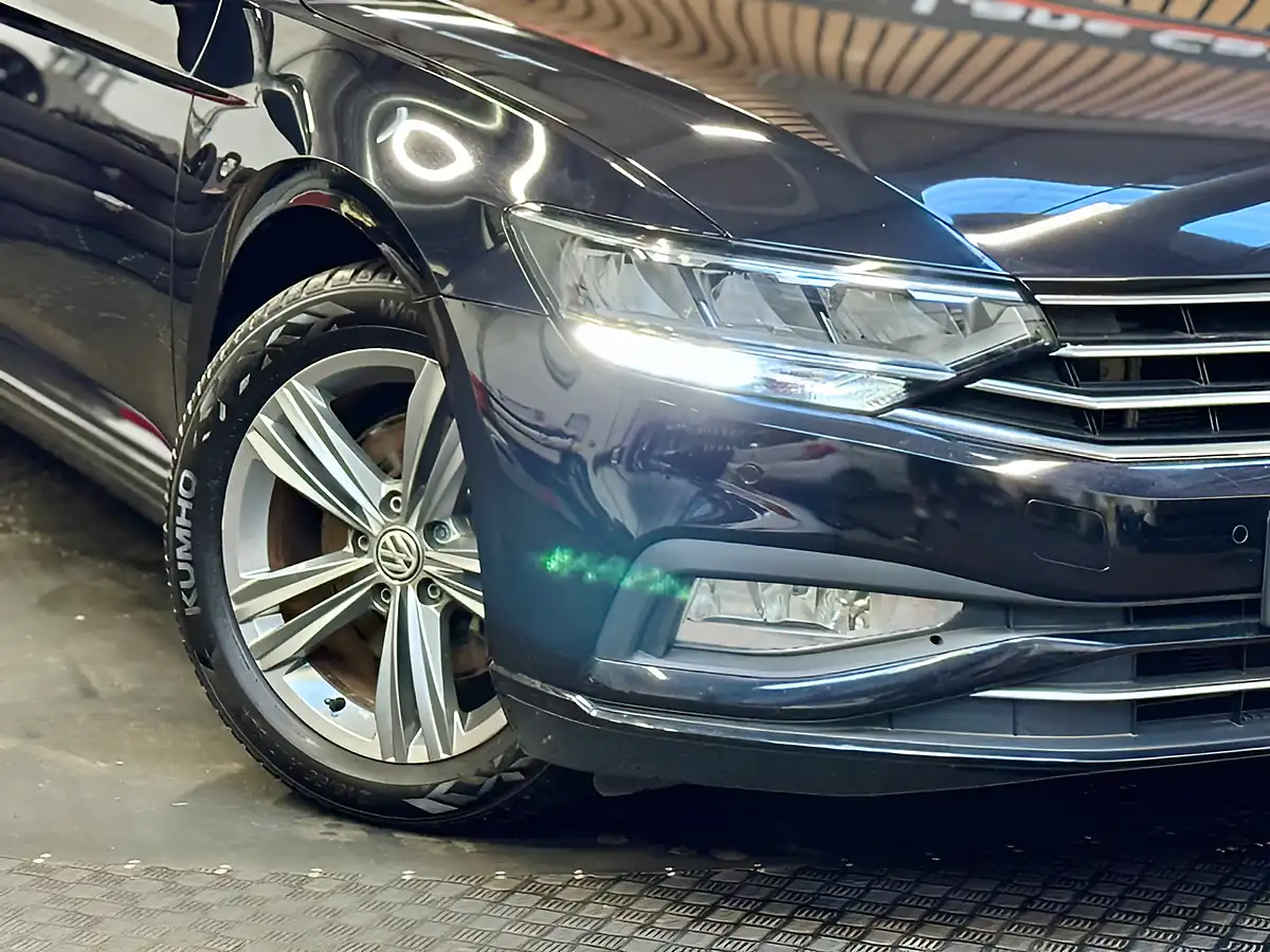 Used 2019 Volkswagen Passat Sel Deep Black Pearl - Interior and Exterior details 10