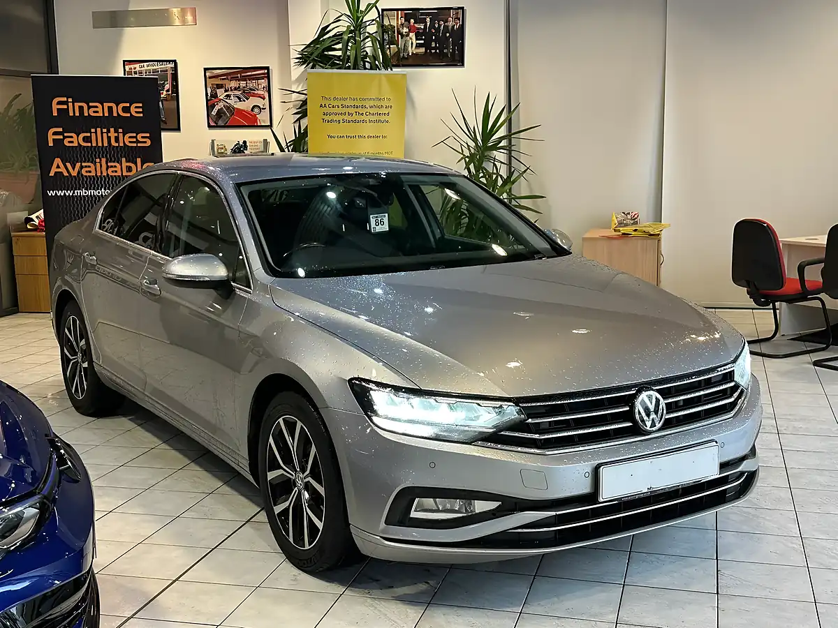 Used 2019 Volkswagen Passat Sel Silver - Interior and Exterior details 10