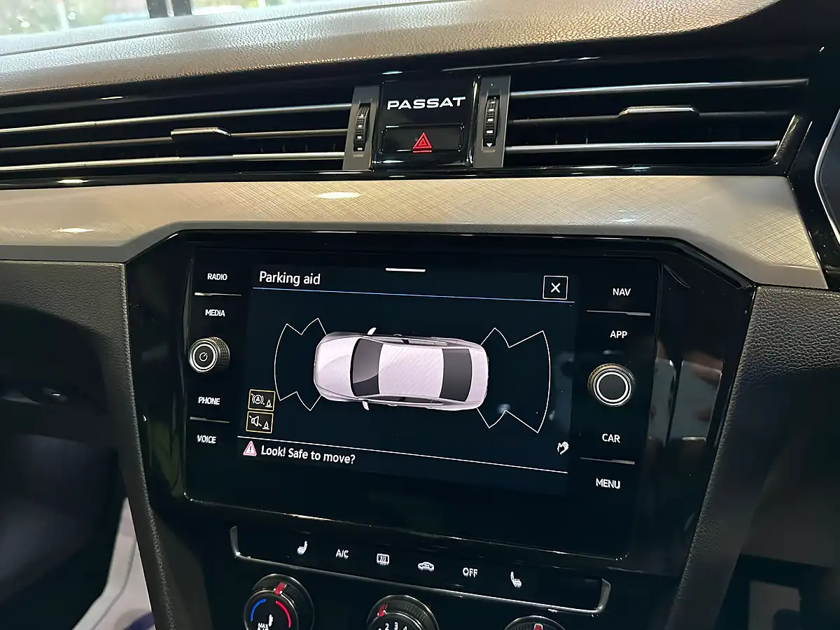 Used 2019 Volkswagen Passat Sel Silver - Interior and Exterior details 12