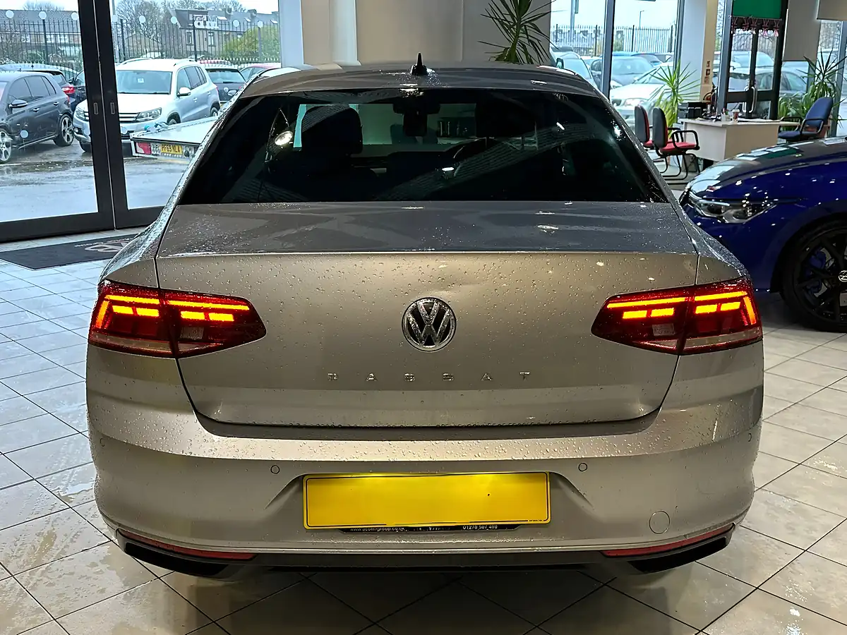 Used 2019 Volkswagen Passat Sel Silver - Interior and Exterior details 5