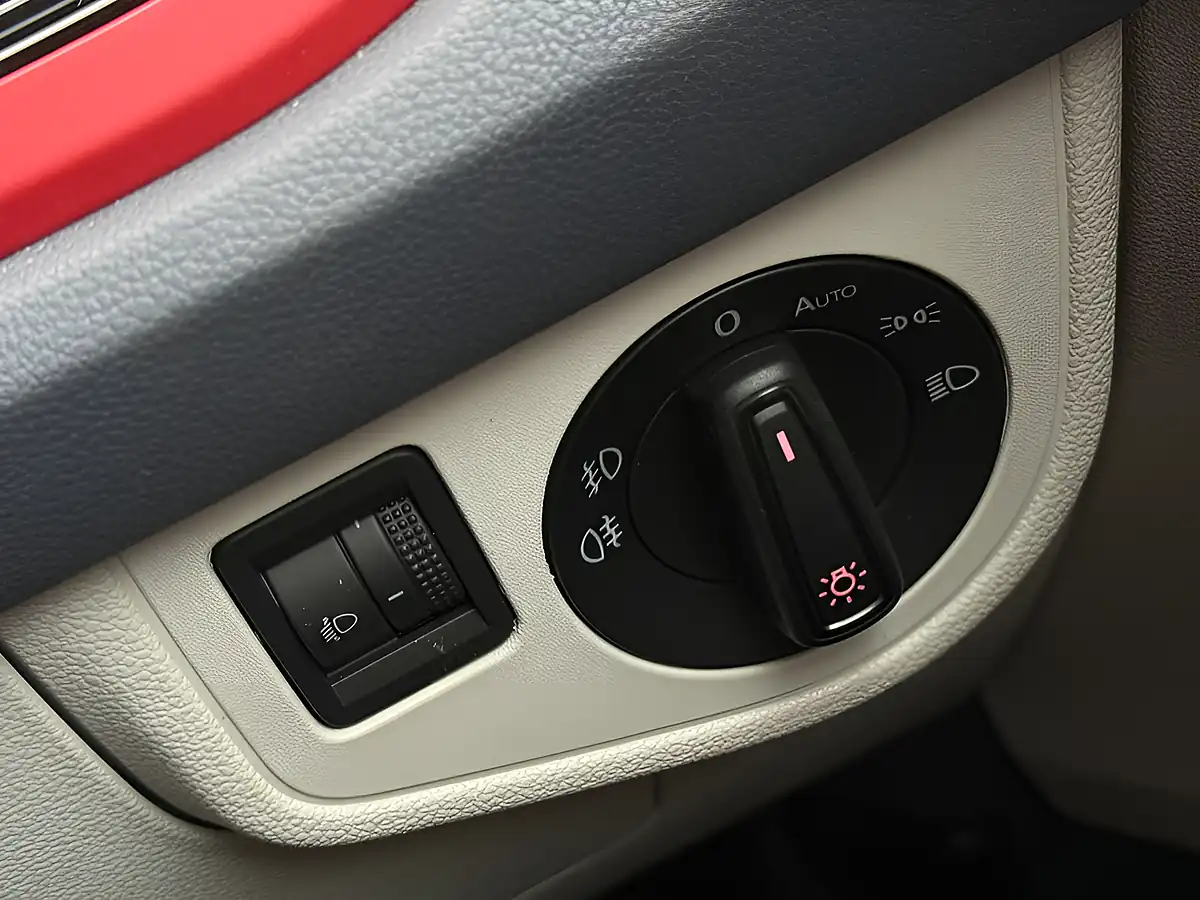 Used 2019 Volkswagen Polo Beats Red - Interior and Exterior details 18