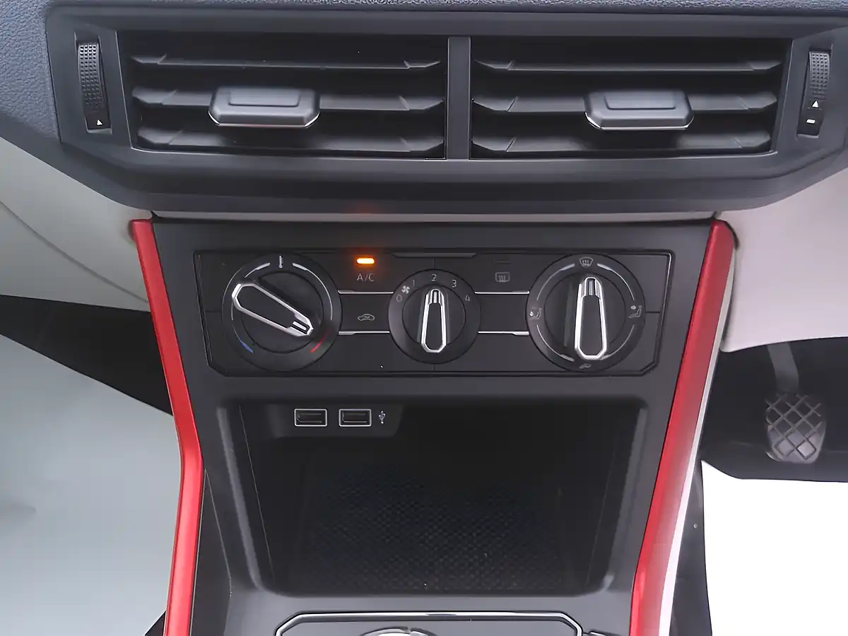 Used 2019 Volkswagen Polo Beats Silver - Interior and Exterior details 14