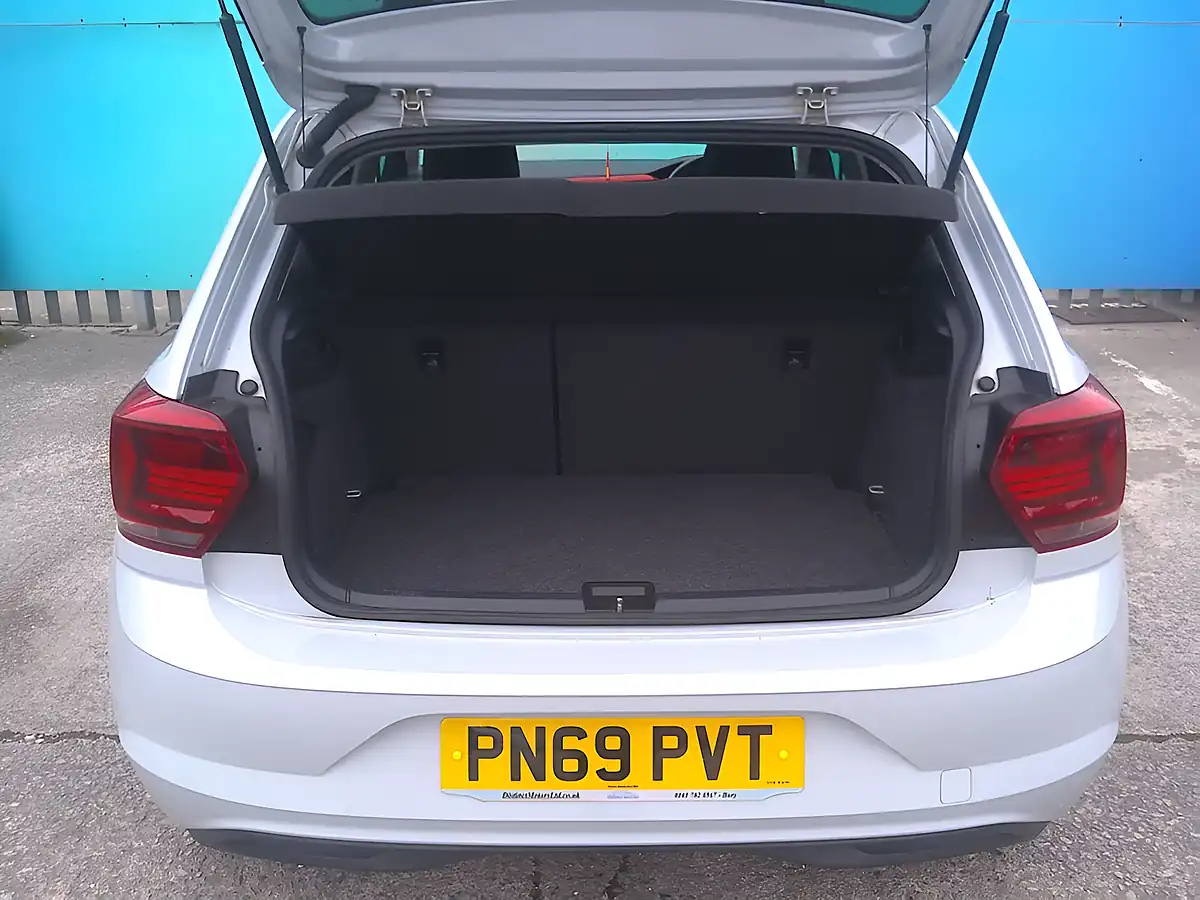 Used 2019 Volkswagen Polo Beats Silver - Interior and Exterior details 17