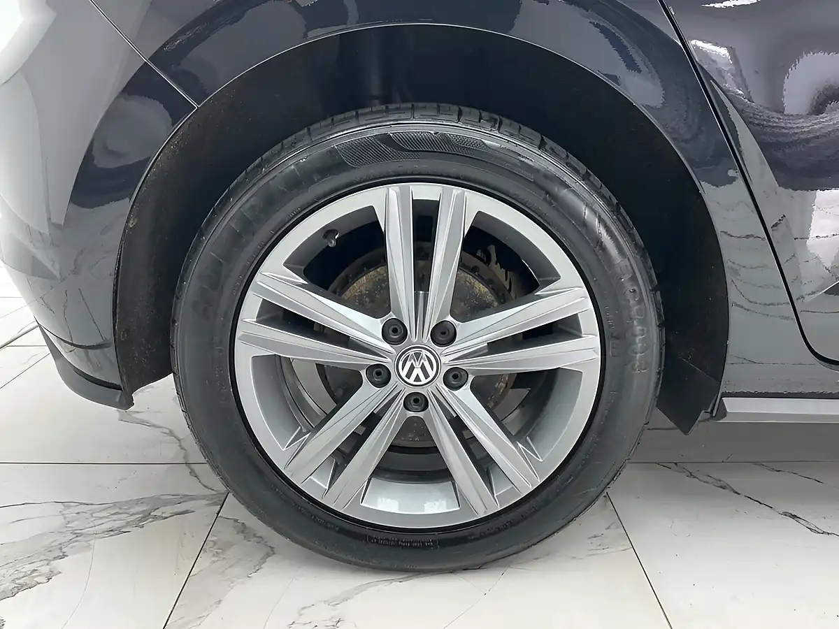 Used 2019 Volkswagen Polo R-Line Black - Interior and Exterior details 19