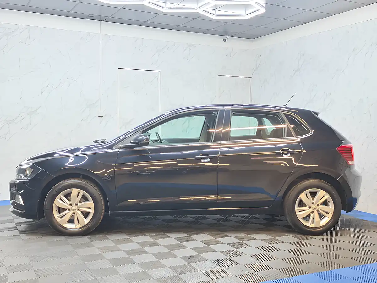 Used 2019 Volkswagen Polo Se Black - Interior and Exterior details 8