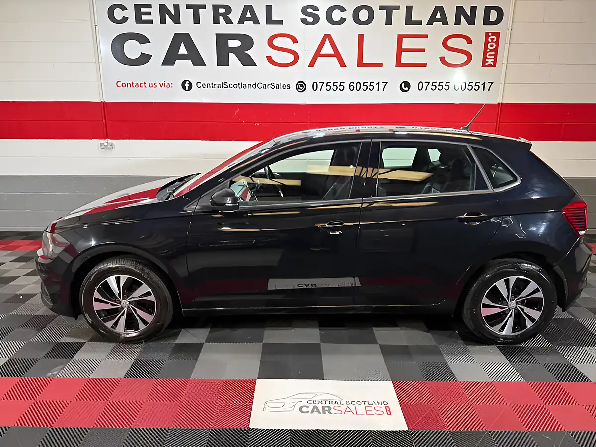 Used 2019 Volkswagen Polo Se Black - Interior and Exterior details 4