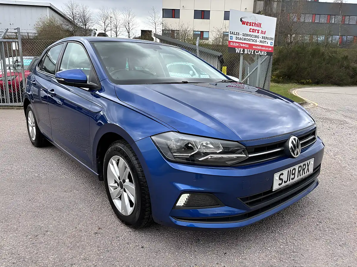 Used 2019 Volkswagen Polo Se Blue - Front View