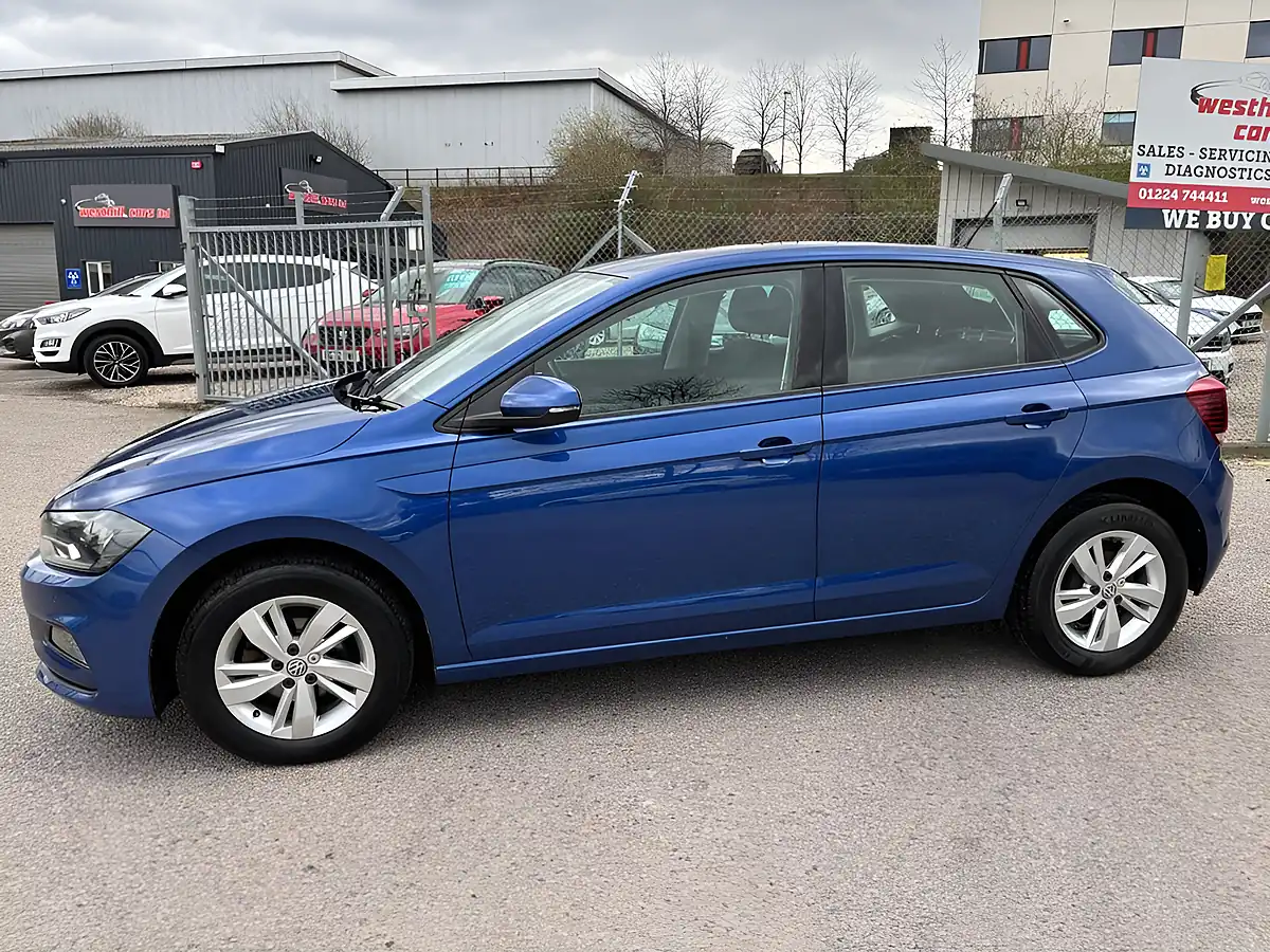 Used 2019 Volkswagen Polo Se Blue - Interior and Exterior details 16