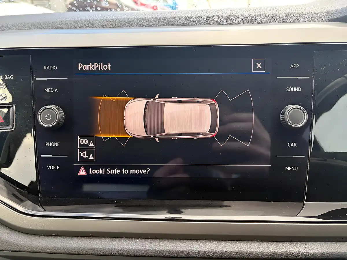 Used 2019 Volkswagen Polo Se Blue - Interior and Exterior details 12