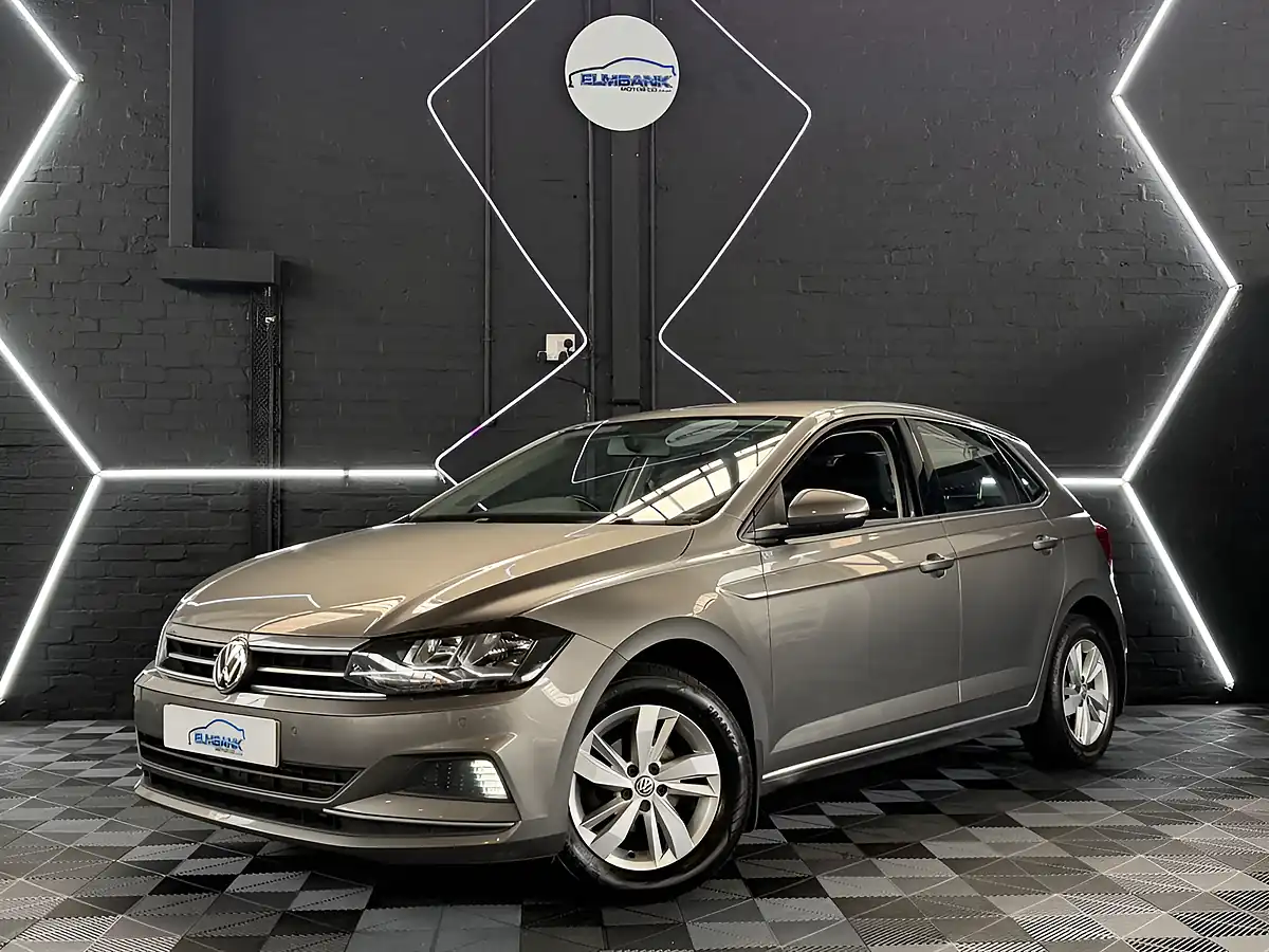 Used 2019 Volkswagen Polo Se Grey - Front View