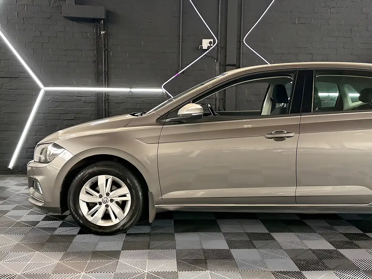 Used 2019 Volkswagen Polo Se Grey - Interior and Exterior details 13