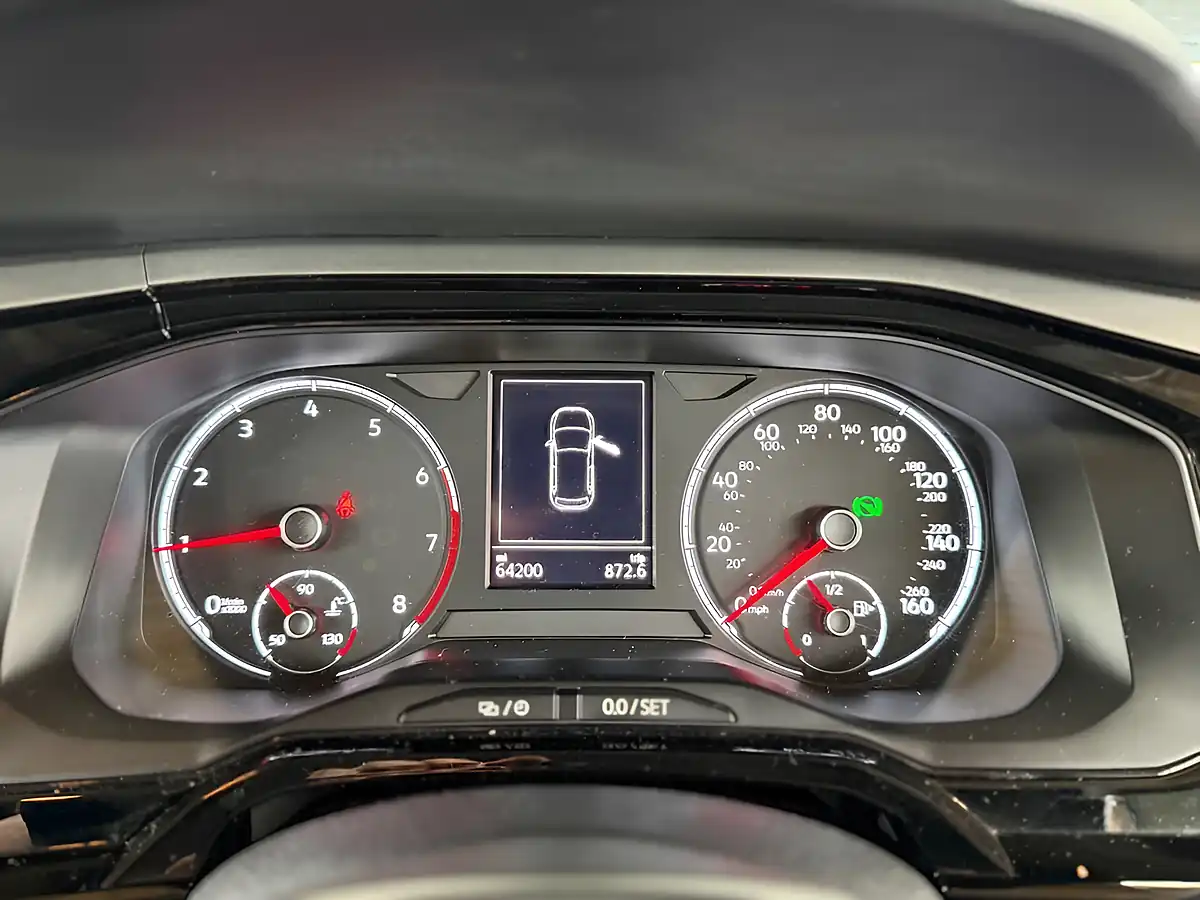 Used 2019 Volkswagen Polo Se Grey - Interior and Exterior details 5