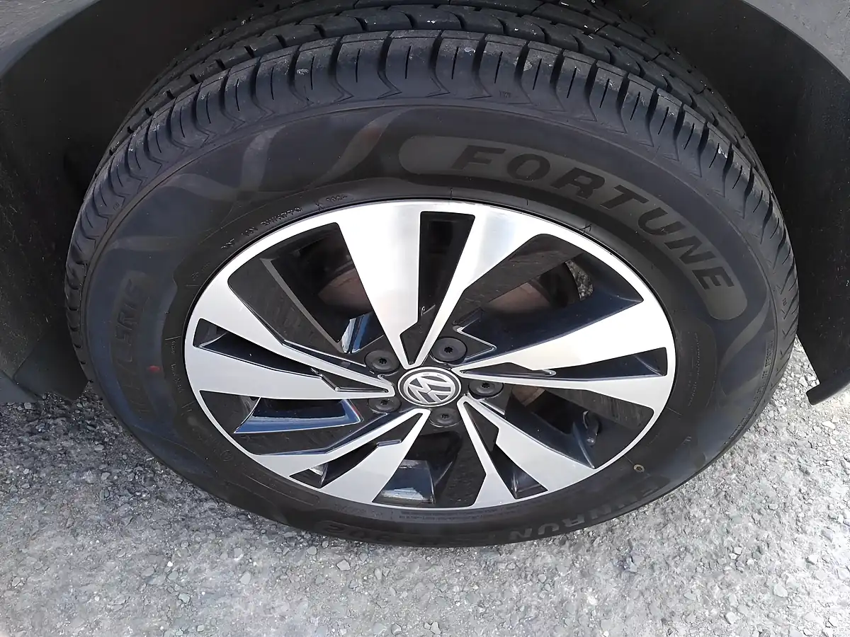 Used 2019 Volkswagen Polo Se Grey - Interior and Exterior details 18