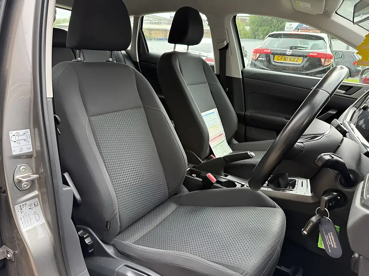 Used 2019 Volkswagen Polo Se Grey - Interior and Exterior details 9
