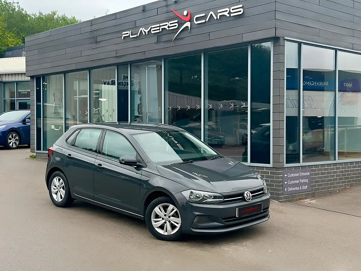 Used 2019 Volkswagen Polo Se Grey - Front View