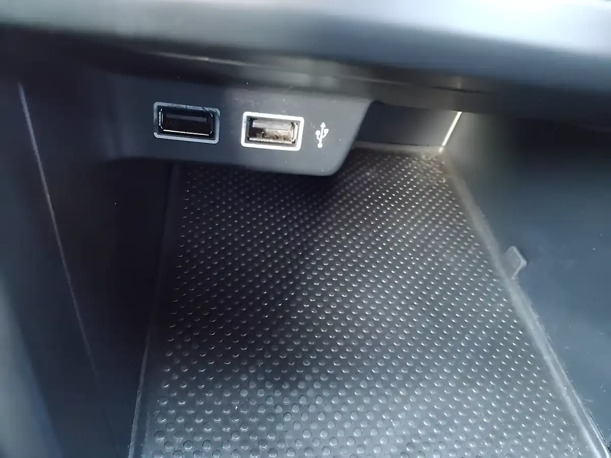 Used 2019 Volkswagen Polo Se Grey - Interior and Exterior details 16