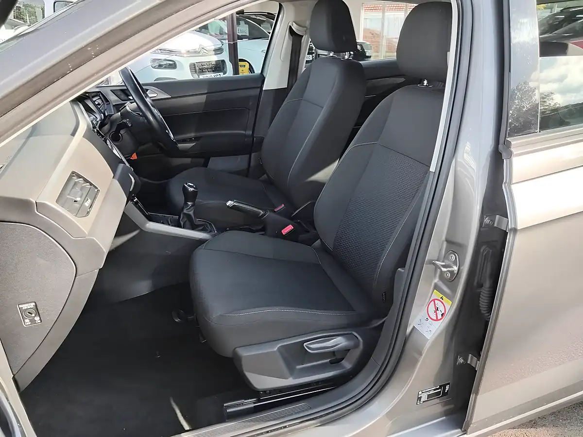 Used 2019 Volkswagen Polo Se Grey - Interior and Exterior details 17