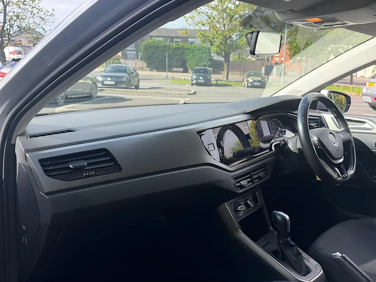 Used 2019 Volkswagen Polo Se - Interior and Exterior details 12