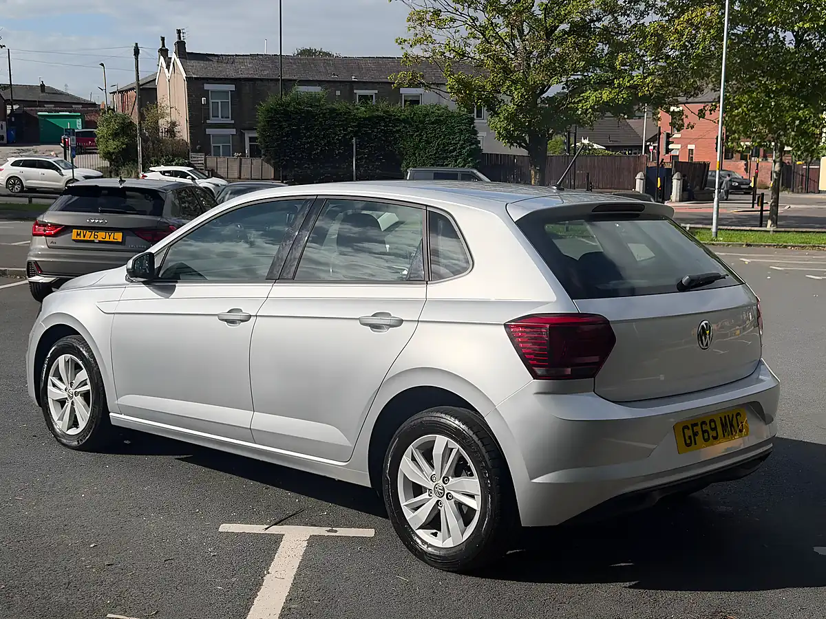 Used 2019 Volkswagen Polo Se - Interior and Exterior details 16