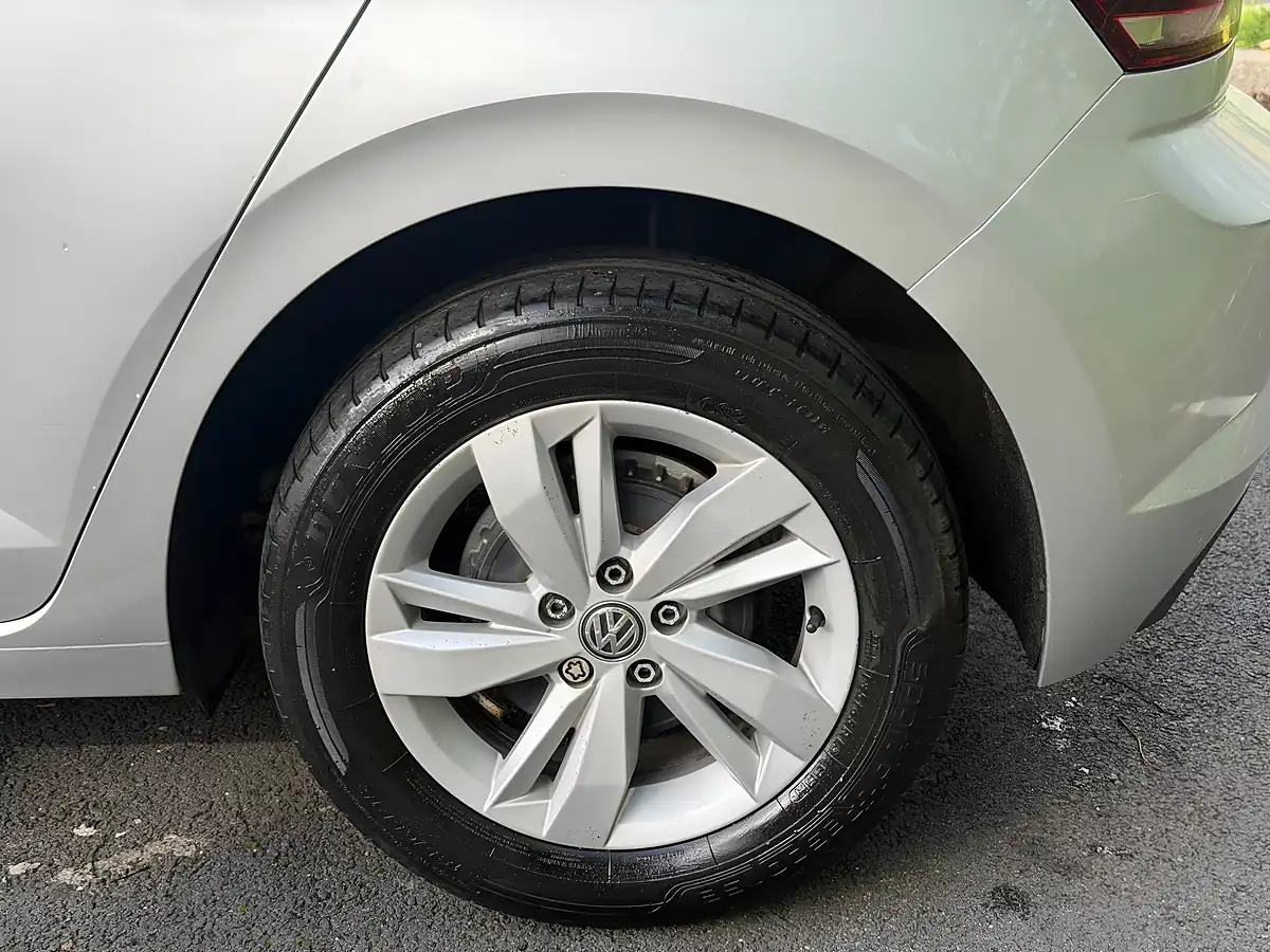 Used 2019 Volkswagen Polo Se - Interior and Exterior details 9