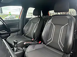 Used 2019 Volkswagen Polo Se Orange - Interior and Exterior details 14